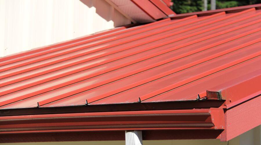 Professional gutter cleaning in Oakville, IA